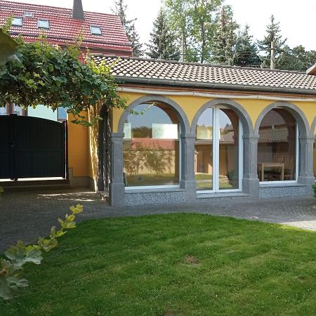 Haus Toskana, Kleines Ferienhaus Im Toskanagarten Bad Sulza Exterior foto