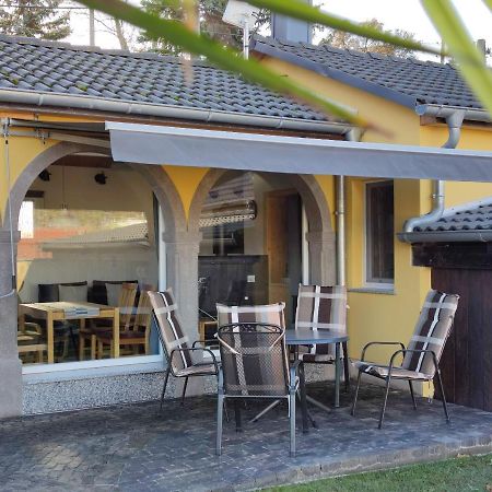 Haus Toskana, Kleines Ferienhaus Im Toskanagarten Bad Sulza Exterior foto