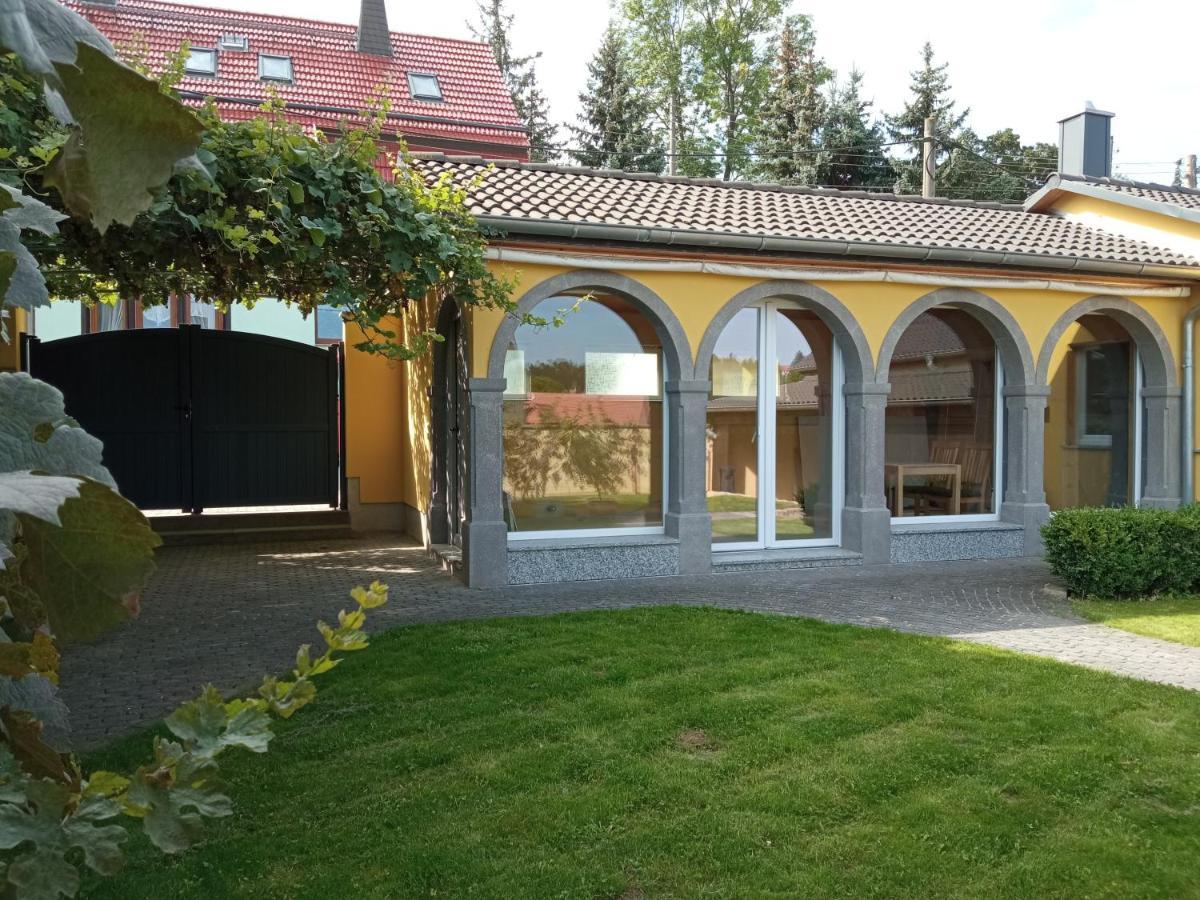 Haus Toskana, Kleines Ferienhaus Im Toskanagarten Bad Sulza Exterior foto