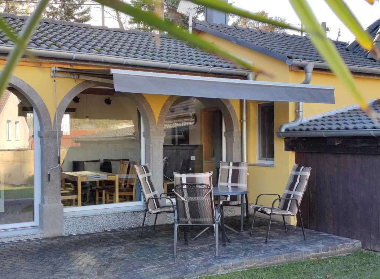 Haus Toskana, Kleines Ferienhaus Im Toskanagarten Bad Sulza Exterior foto